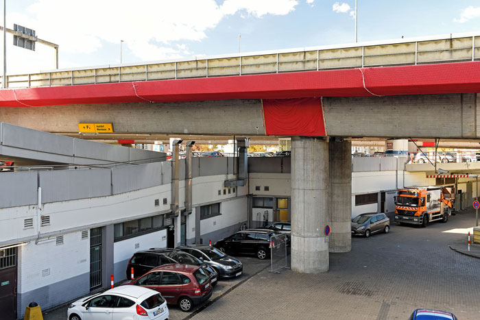 rote Netze an der Hochstraße Nord und Teile der Rathaus-Mall