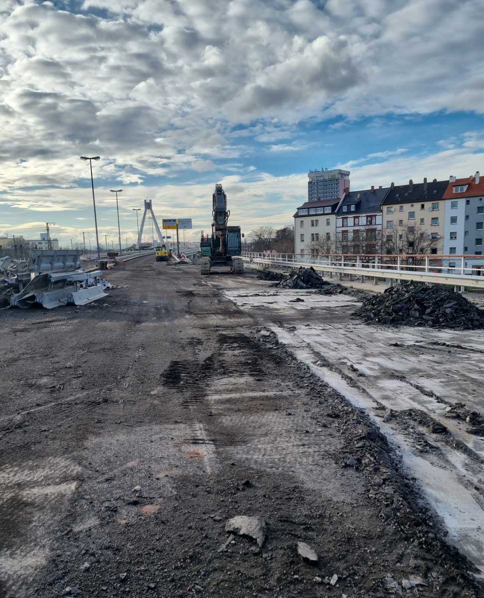 Die Bauarbeiten für die Modernisierung der Weißen Hochstraße, Stand März 2024.